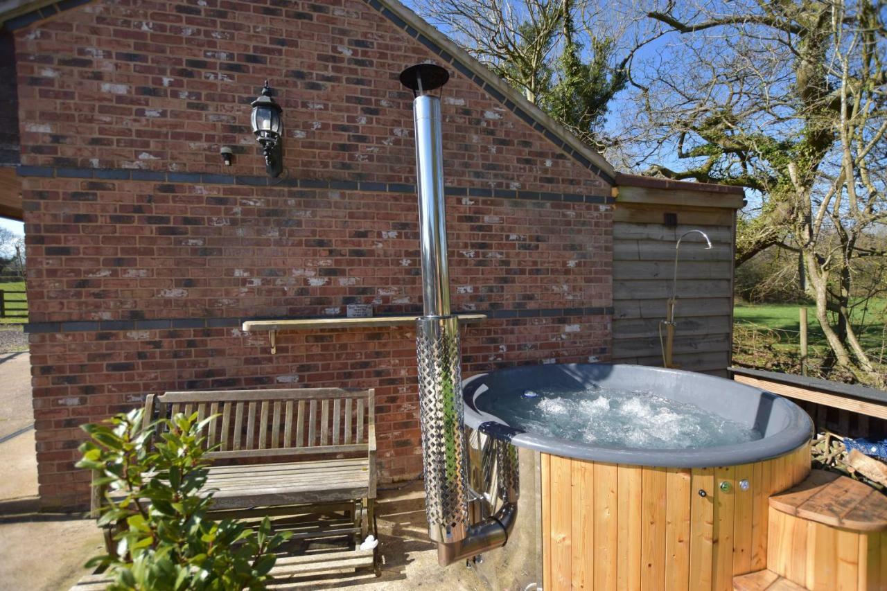 Oak Tree Stables Cottage Birmingham Exterior foto